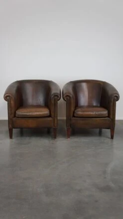Set Of Two Large, Rugged, Dark Sheepskin Leather Club Armchairs -Chairly Shop 02ad4a63 0280 40b0 86af e7cee7514545