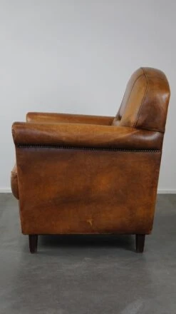 Charming And Rugged Sheepskin Leather Armchair, Large Model -Chairly Shop 21fd4fe9 db25 4e05 aad4 f528954cd74f
