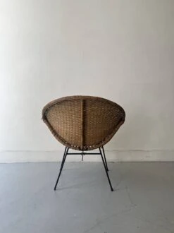 Basket Armchair In Rattan And Black Metal, Design 1950 -Chairly Shop 26b06da9 dc54 4bbe 8207 2754b0db552c
