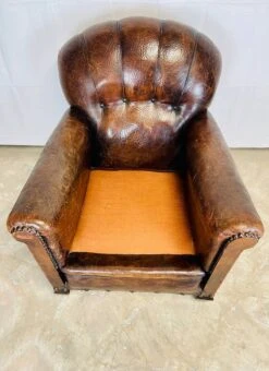 Leather Club Chair -Chairly Shop 28352c12 14f8 4994 905e 13fa1dbcdce1