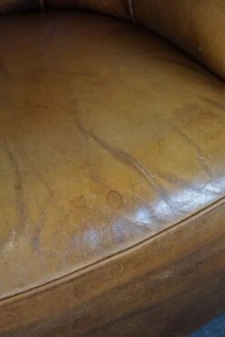 Sheepskin Club Armchair With A Fixed Seat Cushion -Chairly Shop 2d3104f2 3b16 419f 8c8e 05feee1a4e3a