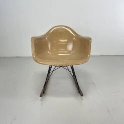 Eames Herman Miller 1950s RAR Rocking Chair In Light Tan