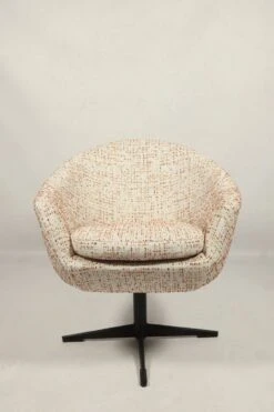 Fauteuil Rétro Vintage Space Age Design Orange Bouclé à Pois 1960 Rénové Chaise De Salon Milieu De Siècle Extraordinaire -Chairly Shop 36fbee9c 7fd4 43e0 88e8 f1522a3835a4