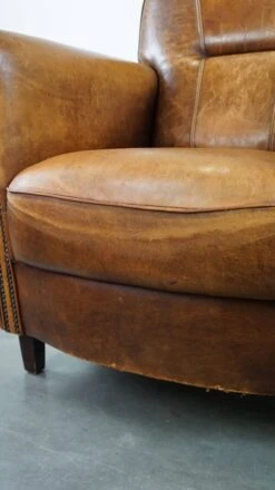 Charming And Rugged Sheepskin Leather Armchair, Large Model -Chairly Shop 39557bf7 d9d9 401a 946d 01d2815d03fe