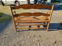 3-Person Bench With Old-fashioned Mulching