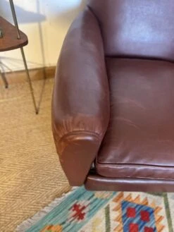 Vintage Club Chair In Faux Leather -Chairly Shop 39bec804 e659 4212 b5fe 56ea2975648f