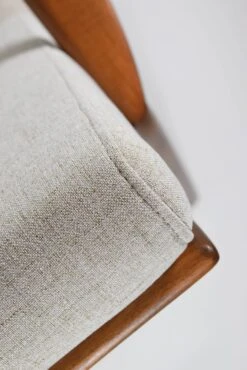 Fauteuil Scandinave Restauré Avec Repose-pieds, Icône Des Années 60, Tissu Marron, Teck