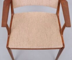 Very Nice Curved Armchair , Design By Johannes Andersen -Chairly Shop 3d8423c5 ccfb 4101 b2c7 047150699ee3