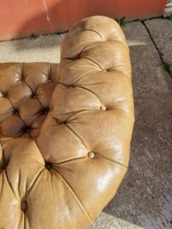 Chesterfield Armchair -Chairly Shop 3dcf0f33 e42a 42ef a899 f4396bf8a82a