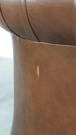 Beautiful Set Of 2 Very Well-maintained Brown Leather Chesterfield Armchairs