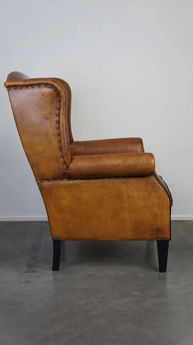 Large Sheepskin Leather Wingback Armchair In Good Condition, English Style 6 Large Sheepskin Leather Wingback Armchair In Good Condition, English Style - Image 4