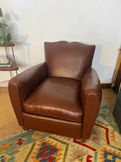 Vintage Club Chair In Faux Leather -Chairly Shop 4928ab41 b934 4f46 bce3 4e8830ad1cef