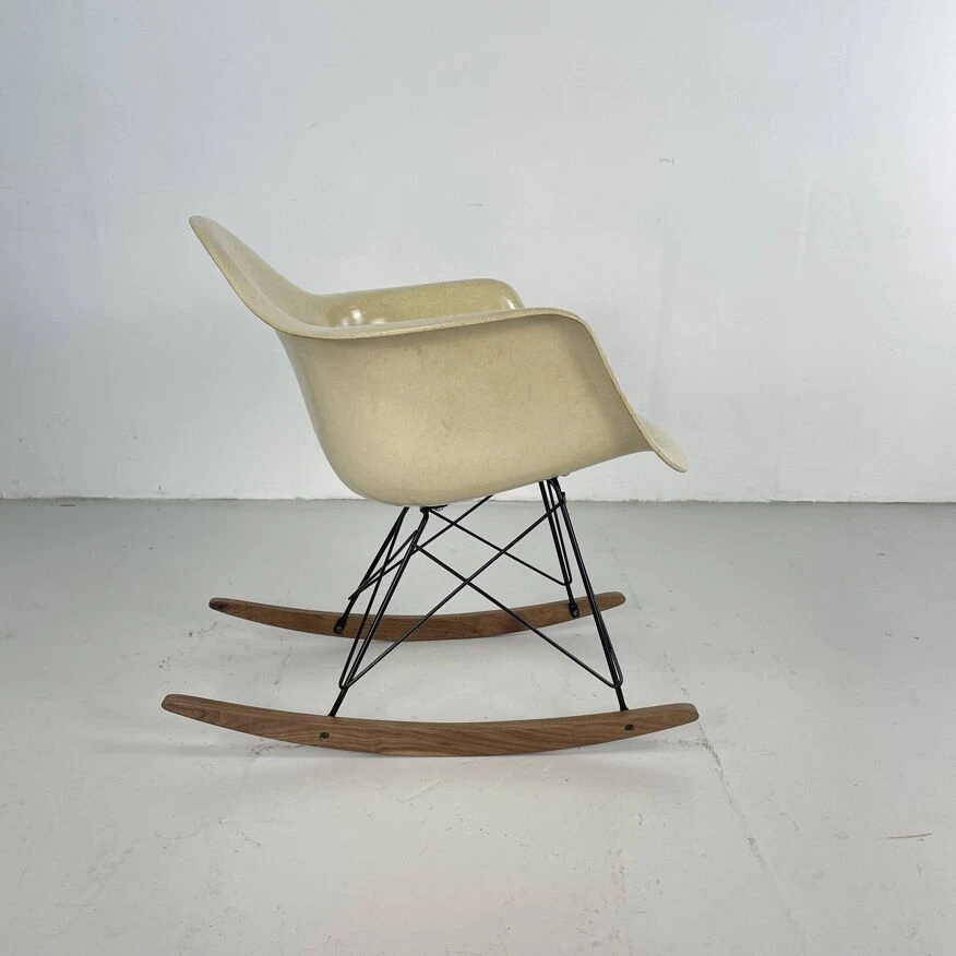 Eames Herman Miller 1950s RAR Rocking Chair In Parchment 12 Eames Herman Miller 1950s RAR Rocking Chair In Parchment - Image 10