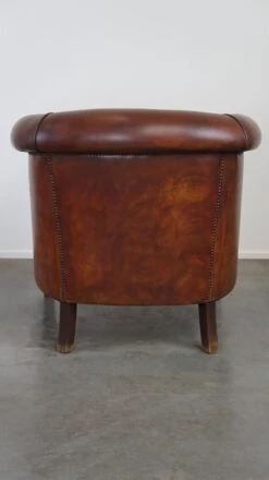 Comfortable Spacious Sheepskin Leather Club Armchair With A Loose Seat Cushion -Chairly Shop 4eefe1cc 3f18 4cec b93e b4b2348541ba