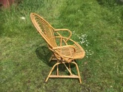 Vintage Ovoid-shaped Rattan Armchair. -Chairly Shop 578ade72 3840 48d9 950d 748bdef9301b