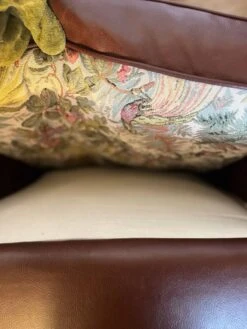 Vintage Club Chair In Faux Leather -Chairly Shop 588b6a17 8296 46a1 8fb1 5731bde463f1