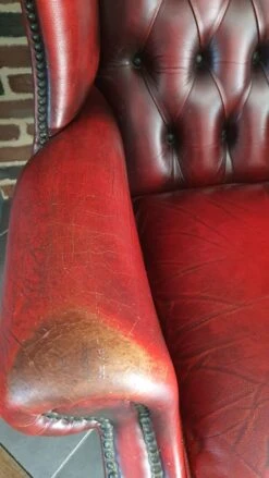 Red Chesterfield Armchair In Buttoned Leather, 1950s -Chairly Shop 5ac63712 e218 4cd5 8df6 ee17e3fa89f4
