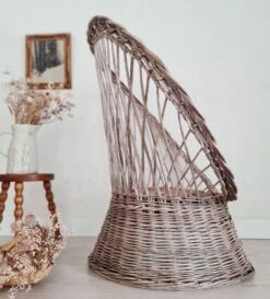Antique Armchair In Gray Woven Wicker -Chairly Shop 5f8033f3 6ea3 4054 9f12 13a9047eb563