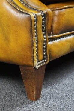 Large Cowhide Armchair On Wheels -Chairly Shop 60869e6e cd4c 4b47 9d80 798ed1a3f222