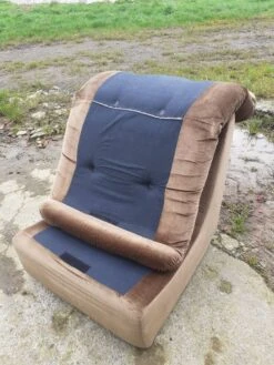 Vintage Fireside Chair -Chairly Shop 6b7a3f27 190d 484b 9744 1eeb44f93aac