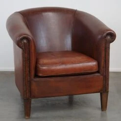 Comfortable Spacious Sheepskin Leather Club Armchair With A Loose Seat Cushion -Chairly Shop 6bd5b3c7 9ff7 4b4d 9236 cf9bde17eed7