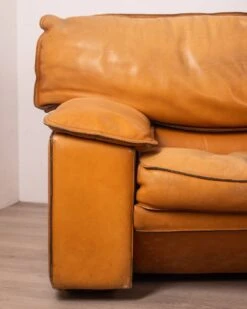 Pair Of Vintage 70's Armchairs In Beige Leather Design Ferruccio Brunati -Chairly Shop 711020b8 fc7f 4a19 b5d8 df8a5f8c7f44