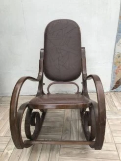 Old Wooden Rocking Chair -Chairly Shop 734e39b6 5d12 49a0 9a6d 7727a87ef6a8