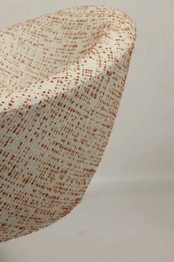 Fauteuil Rétro Vintage Space Age Design Orange Bouclé à Pois 1960 Rénové Chaise De Salon Milieu De Siècle Extraordinaire -Chairly Shop 73904f79 eef3 427d b2e7 f77f9001f32a