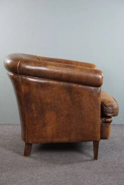 Club Armchair With Patina, Made Of Sheep Leather -Chairly Shop 7adabf78 cb12 4976 8b93 99e7d55058df