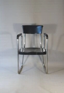 Thonet Bauhaus Cantilever Armchair, Designer Emile Guillot - 1935 - -Chairly Shop 7d53f735 c2c1 42f7 a84b a47603c1e8da