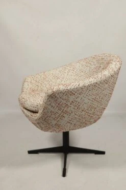 Fauteuil Rétro Vintage Space Age Design Orange Bouclé à Pois 1960 Rénové Chaise De Salon Milieu De Siècle Extraordinaire -Chairly Shop 844a9b5a d502 49b0 b7c5 c40b02e039b1