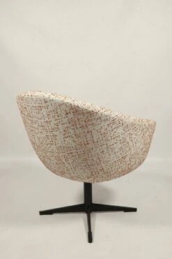 Fauteuil Rétro Vintage Space Age Design Orange Bouclé à Pois 1960 Rénové Chaise De Salon Milieu De Siècle Extraordinaire -Chairly Shop 89388749 4020 445c 9d37 ca29be676dda