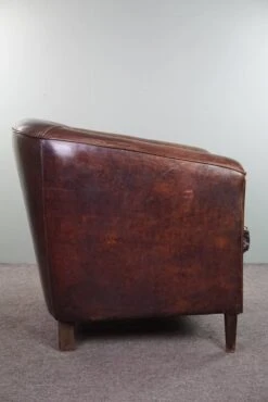 Dark Sheep Leather Club Armchair, Sleek Design -Chairly Shop 89cb01d1 3e1c 49e4 ad4b c12f769aae1a