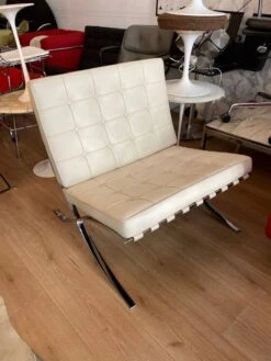 Barcelona Low Chair White Leather Knoll Studio -Chairly Shop 8b9bf226 35cb 4d11 b609 77fc5d905d1d