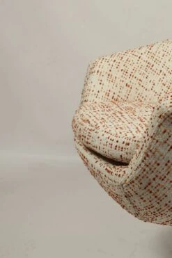 Fauteuil Rétro Vintage Space Age Design Orange Bouclé à Pois 1960 Rénové Chaise De Salon Milieu De Siècle Extraordinaire -Chairly Shop 8d607118 736f 4a77 a58a 11620be62c45