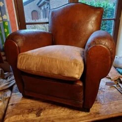 Real Vintage Club Armchair In Heart 21 Real Vintage Club Armchair In Heart -Chairly Shop 9db45f6e e7b7 43d1 87b3 8727f946b077