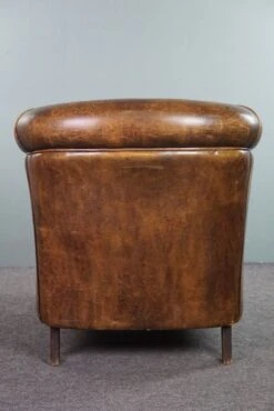 Club Armchair With Patina, Made Of Sheep Leather -Chairly Shop 9db50c5b 73e3 446e 97b3 18186af80f8d