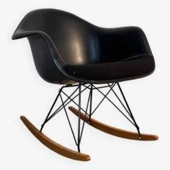 Rocking Chair "RAR", Charles And Ray Eames For Herman Miller, 1950s. -Chairly Shop a024466a c5ee 45a3 8985 01abf62e9c69