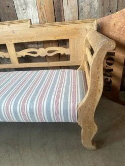 Antique Continental Pine Settle Bench Sofa -Chairly Shop a02a6f9c 1c05 47a7 a5f8 49cc26073873