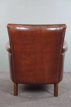 Sheepskin Armchair With A Wonderful Patina And A Correct Worn Look -Chairly Shop a361ca8d 696f 405f a5fa 187b5a254aca