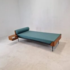 Friso Kramer 'Euroika' Daybed For Auping Holland, 1960's -Chairly Shop a743d4e4 7d10 4b24 b2fb e5c4738c68aa