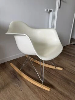 Eames Plastic Armchair RE RAR -Chairly Shop ae876245 6997 46eb ba42 b3dcfc1e5441