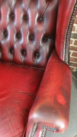 Red Chesterfield Armchair In Buttoned Leather, 1950s