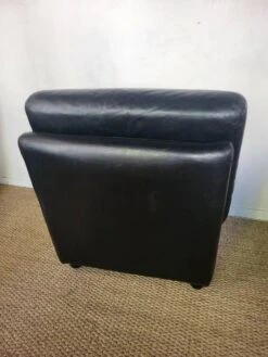 Black Armchairs From The 80s -Chairly Shop c35534f5 6236 4a5e 87da 2cf964d4511d