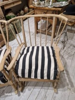 Wooden Rocking Chair -Chairly Shop c8ce68b4 ca38 4f80 8613 94966a6adcb3