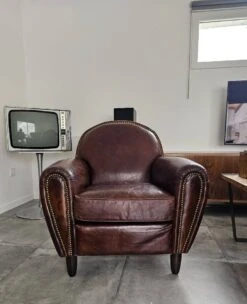 Club Chair -Chairly Shop cc51a44d 07e9 44c4 9608 b1734f66ad56