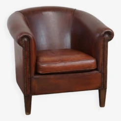 Comfortable Spacious Sheepskin Leather Club Armchair With A Loose Seat Cushion -Chairly Shop d186db55 9e44 4079 8b84 490ee178ec6c
