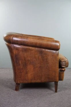 Club Armchair With Patina, Made Of Sheep Leather -Chairly Shop d1c06647 81ca 4c5f 82cc 32e09f8f3227