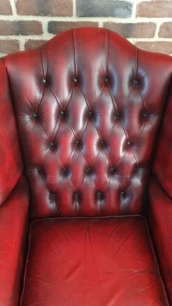 Red Chesterfield Armchair In Buttoned Leather, 1950s -Chairly Shop d2d4a59a 830b 4479 ad19 bc2e148160c1