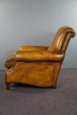 Large Cowhide Armchair On Wheels -Chairly Shop d4e645a7 60f4 4a78 b77d 119ea8108700